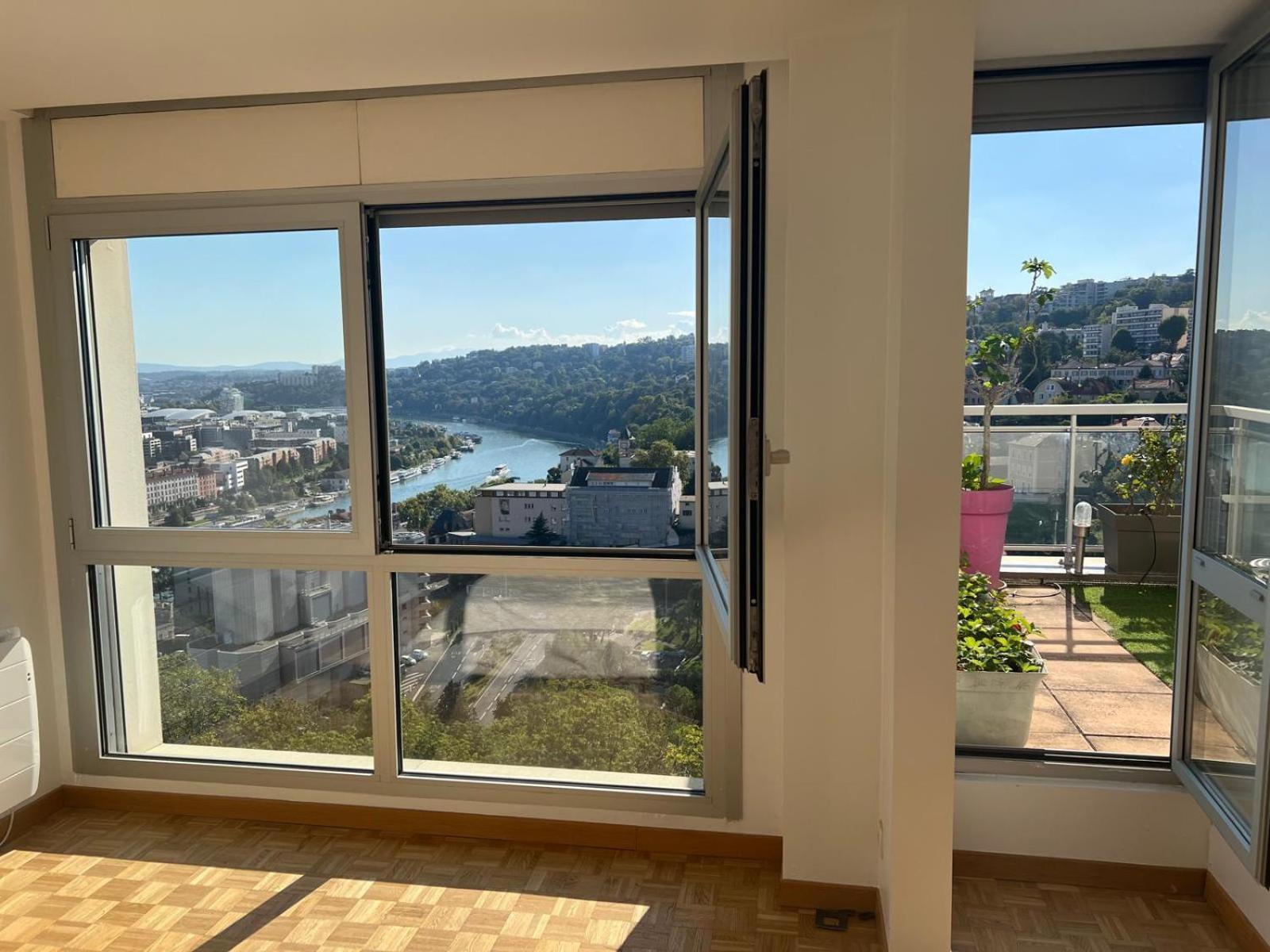 Chambre Dans Les Hauteurs De Lyon Proche Fourviere Chez L Hote Exterior foto
